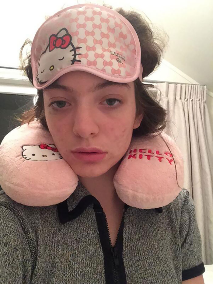 Potret 20 seleb dunia tanpa makeup ini bukti cantiknya memang alami