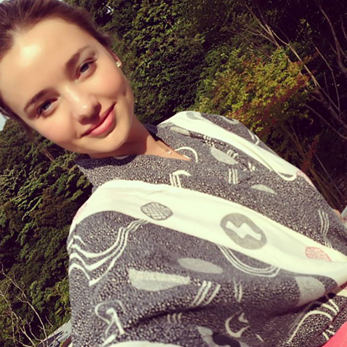 Potret 20 seleb dunia tanpa makeup ini bukti cantiknya memang alami