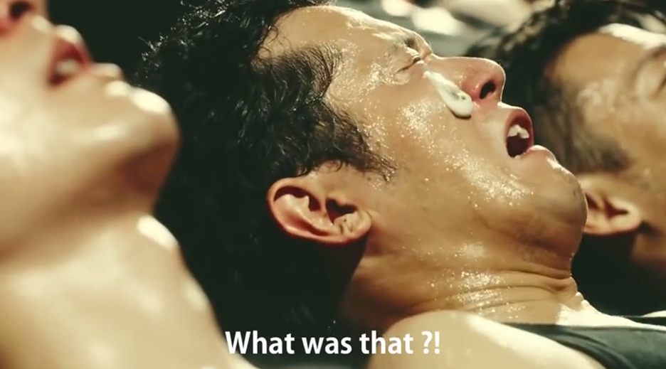 Iklan genteng ini unik abis, isinya justru bikin deg-degan