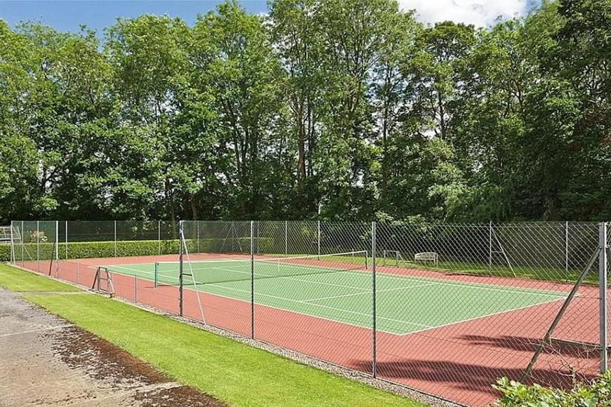 Intip rumah 'Jon Snow' Game of Thrones yuk, asri bak di pedesaan