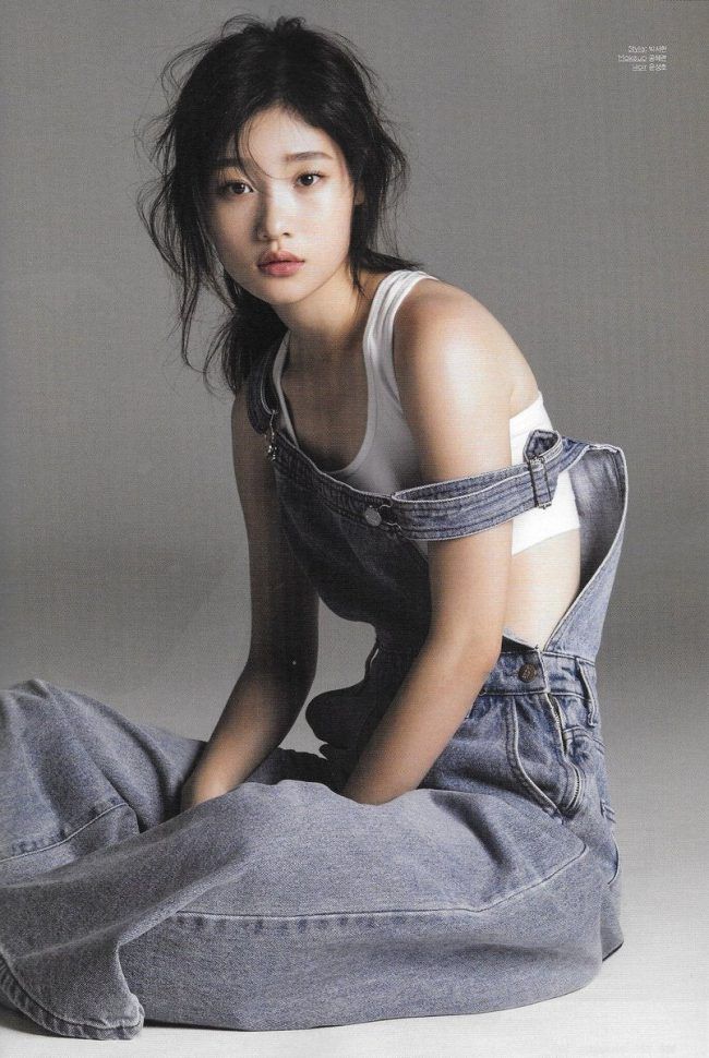 Jung Chae-yeon, personel DIA yang digadang-gadang jadi the next Suzy