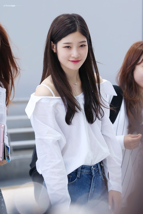 Jung Chae-yeon, personel DIA yang digadang-gadang jadi the next Suzy