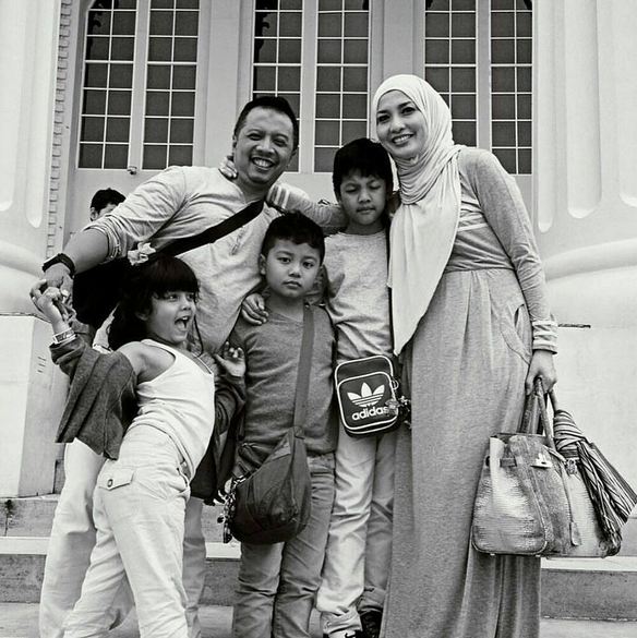 5 Seleb ini pilih sekolahkan sang anak ke pesantren, kenapa ya?