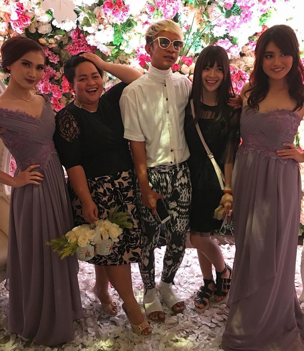 Pernikahan Stella eks JKT48 jadi ajang reuni, ini 8 potret keseruannya