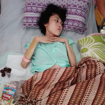 Nota pembelaan Fidelis di sidang 'ganja untuk obat istri' bikin nangis