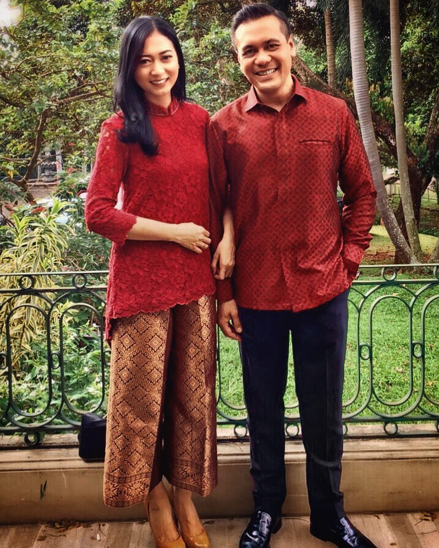 Resmi tunangan, ini 10 foto kemesraan Chico Hakim & Citra Soeroso