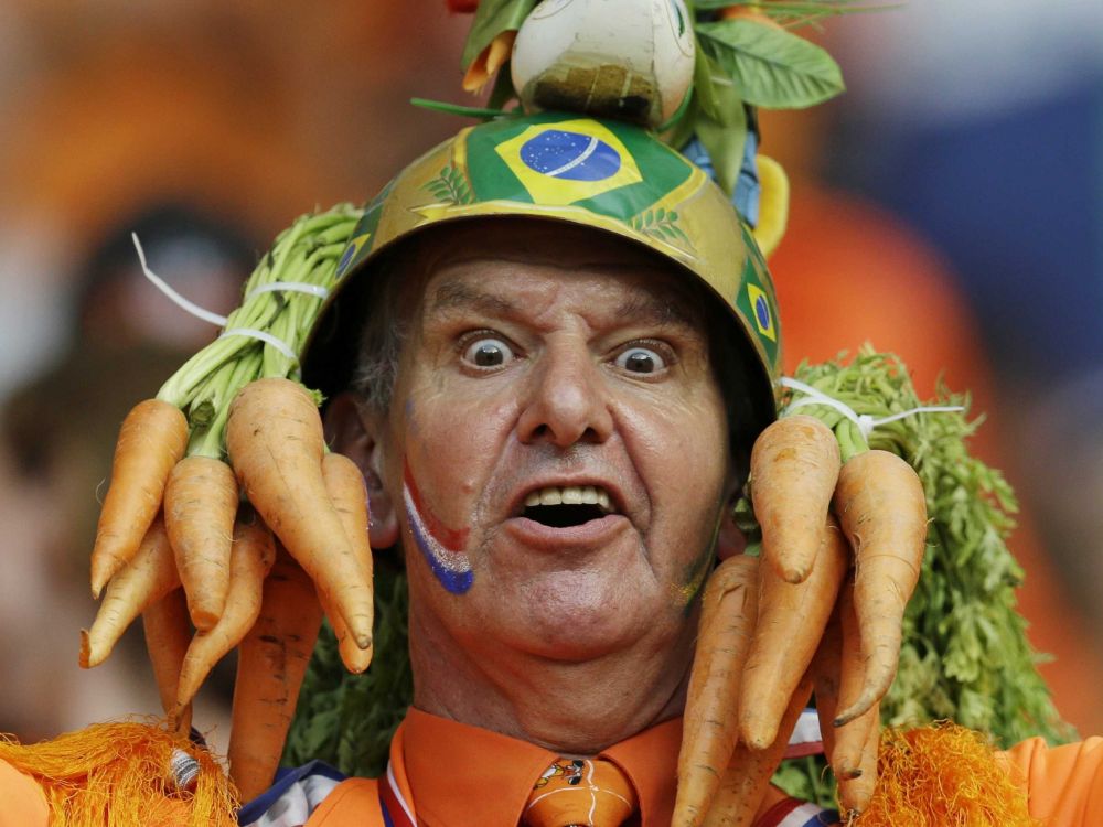 10 Foto 'kegilaan' fans sepak bola dukung tim kesayangannya, militan