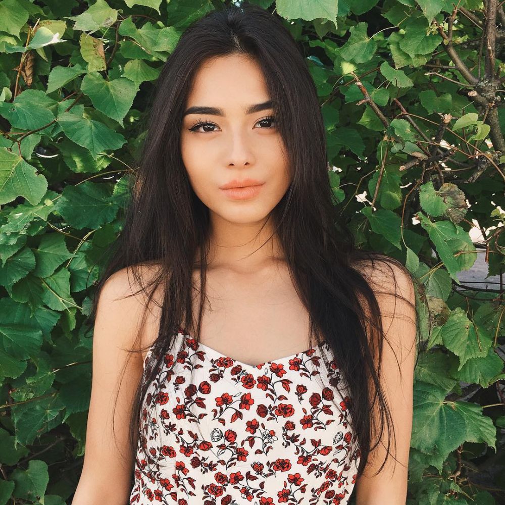 Bayi di bungkus popok ini kini jadi model cantik & seksi lho