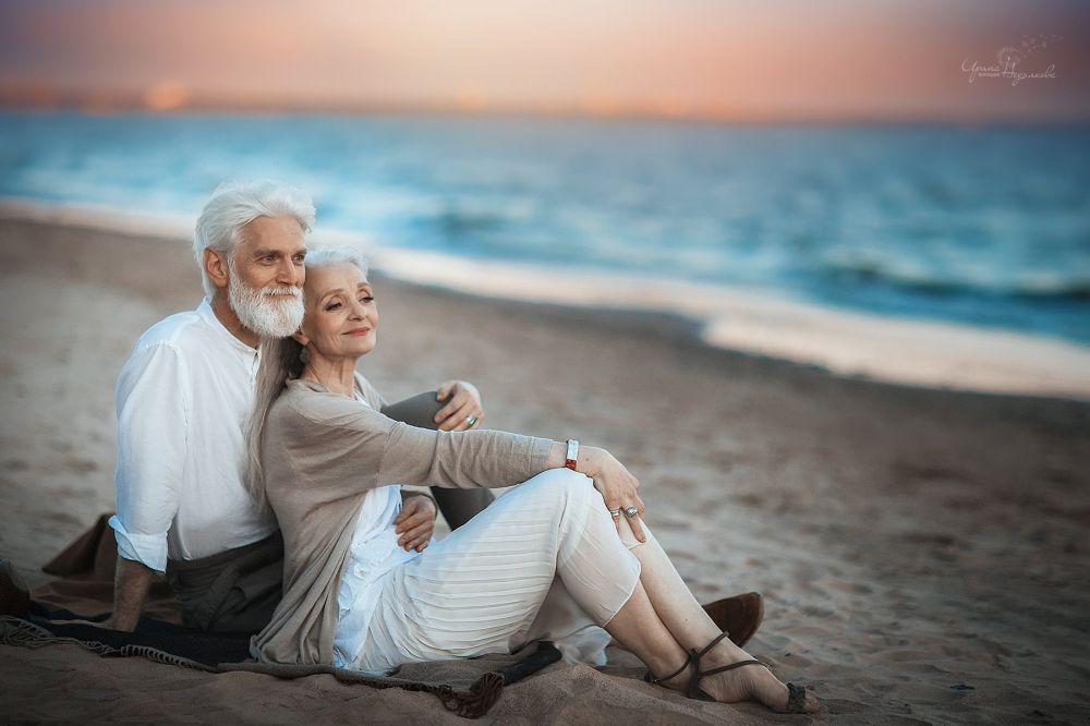 12 Potret pasangan kakek-nenek ini bukti cinta tak pudar oleh waktu