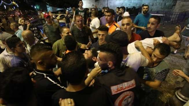 10 Potret haru warga Palestina saat Masjid Al-Aqsa 'disandera' Israel