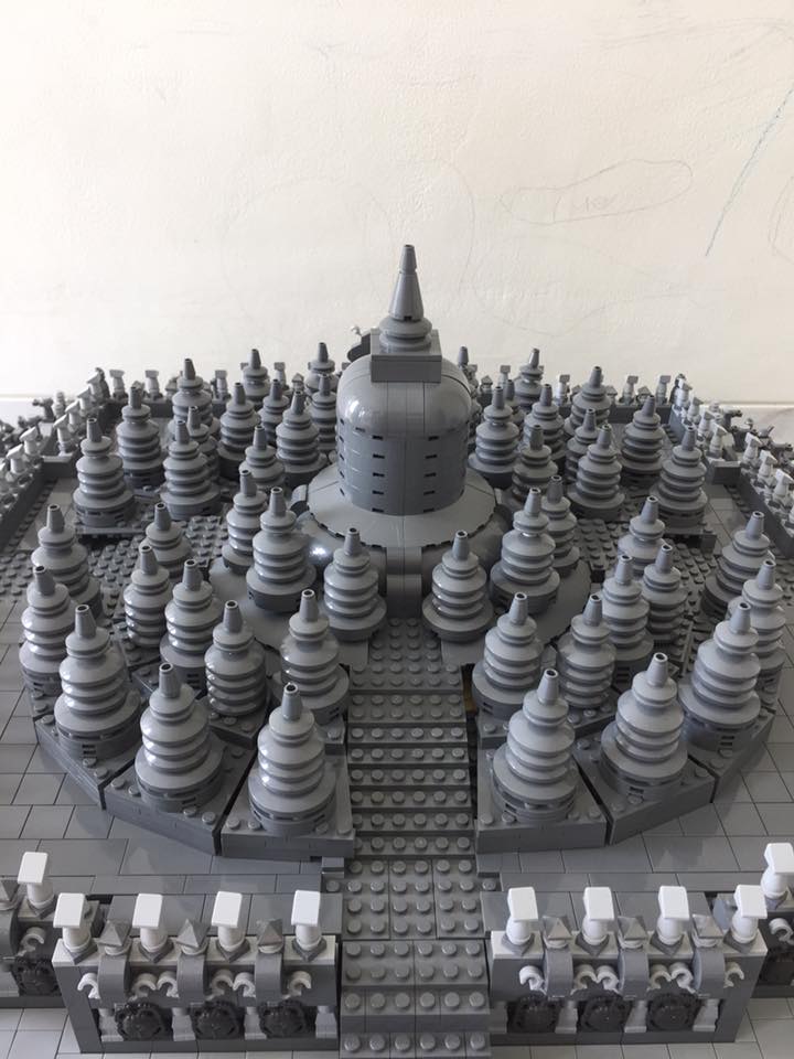 Penampakan Candi Borobudur dibangun pakai Lego, hasilnya menakjubkan!