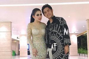 Didoakan berjodoh, ini 10 potret kebersamaan Syahrini & Cakra Khan
