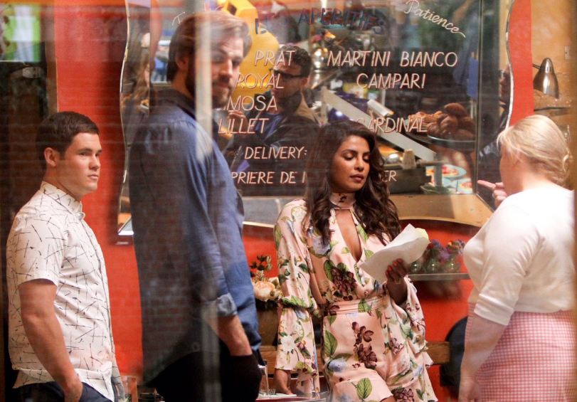 10 Foto Priyanka Chopra syuting film sama Liam Hemsworth, bikin baper