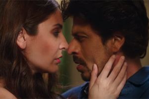 10 Tatapan maut Shah Rukh Khan paling legendaris di film, bikin baper