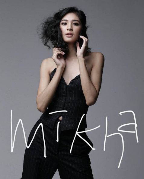 Masih muda, Mikha Tambayong berani pose seksi di 10 foto ini