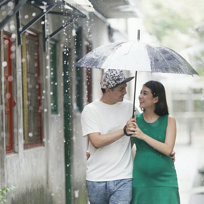 10 Tahun bersama, ini 13 potret romantis Glenn Alinskie-Chelsea Olivia