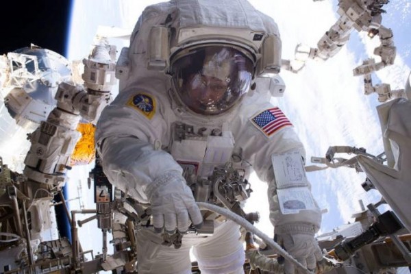 Tiga astronot dikirim ke Stasiun Luar Angkasa Internasional