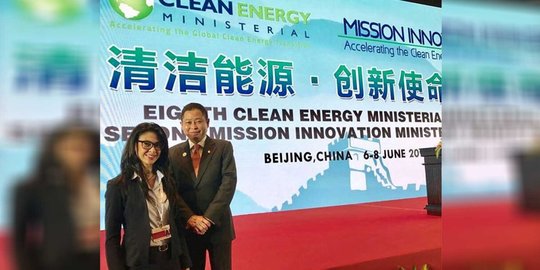 Intip beda gaya 3 asisten cantik yang dampingi para menteri Jokowi