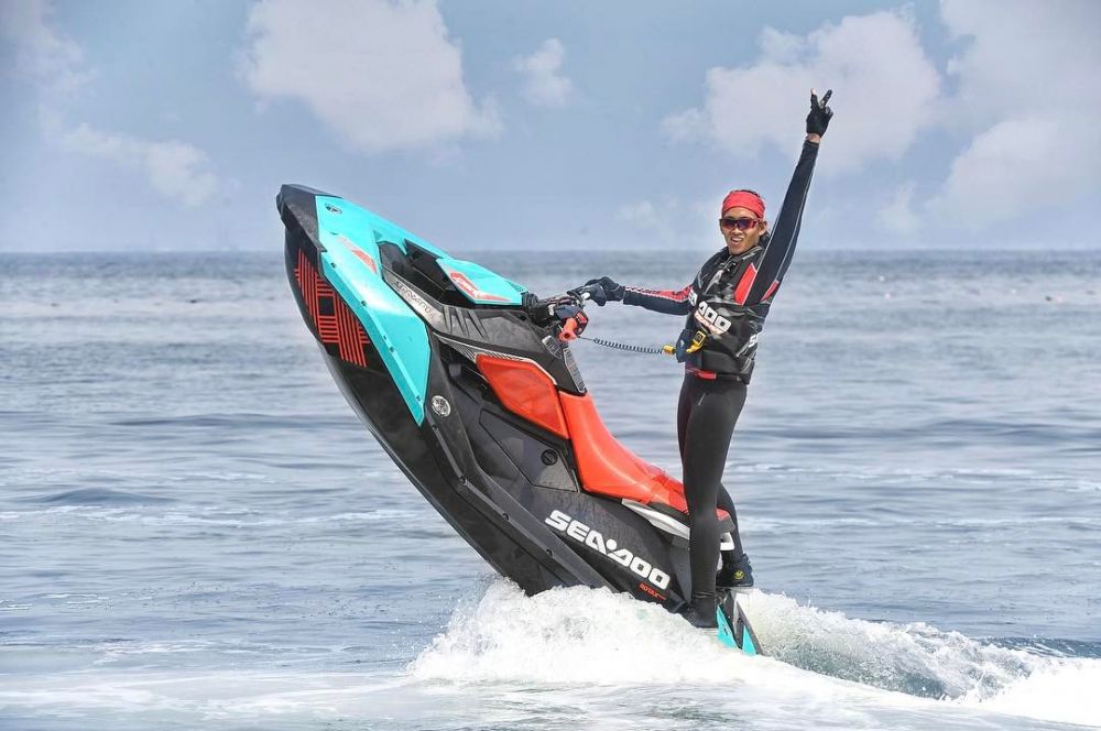 Intip beda gaya 3 asisten cantik yang dampingi para menteri Jokowi