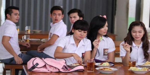 7 Adegan di kantin yang selalu ada dalam sinetron Indonesia