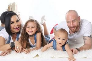 7 Tahun menikah, ini 10 foto kompaknya keluarga Melaney Ricardo