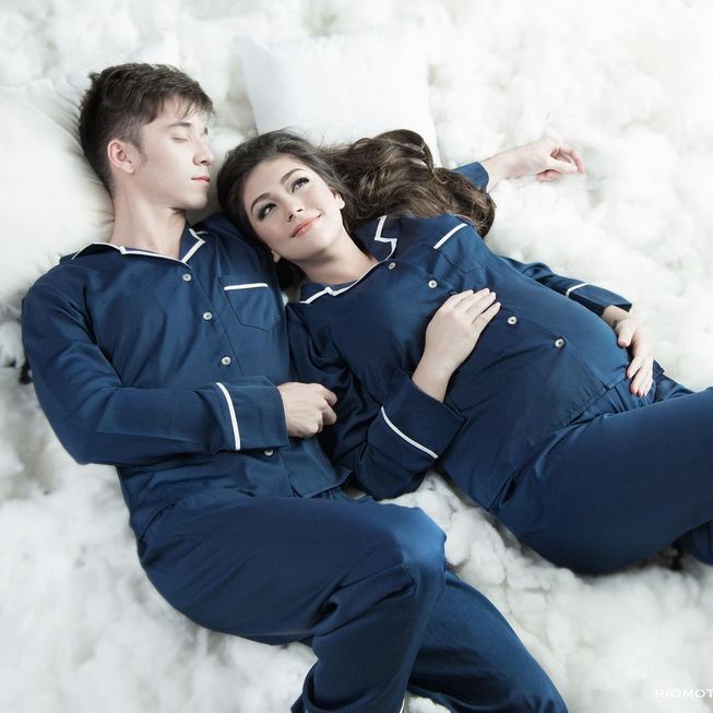 7 Selebriti cantik ini umumkan kehamilan lewat cara unik, kreatif abis