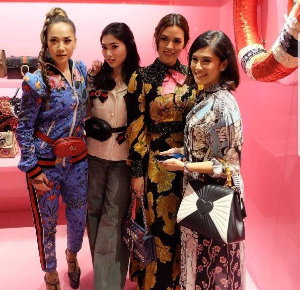 10 Potret selebriti top Tanah Air di Gucci Garden Party, hits banget