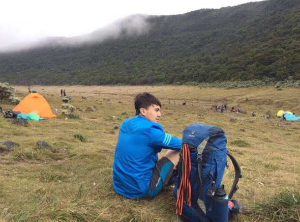 10 Foto Sahrul Gunawan naik gunung setelah tak jadi nikah