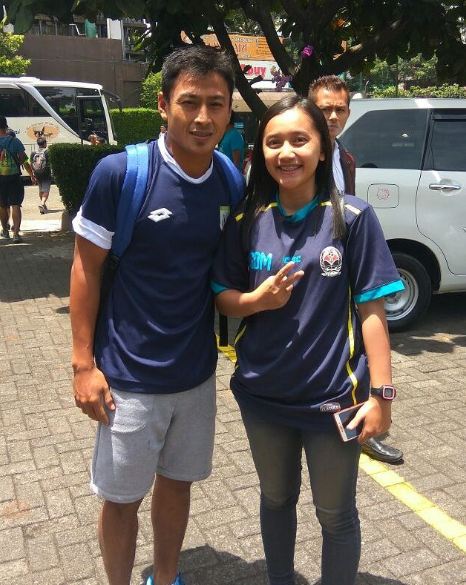 Siapa sangka gadis imut asal Tasikmalaya ini adalah wasit sepak bola