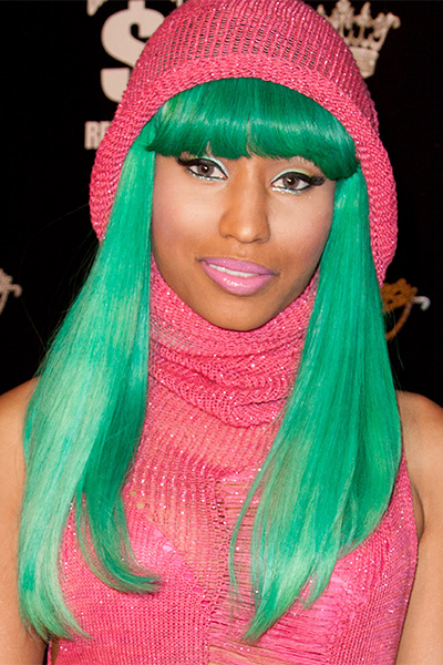 10 Foto transformasi gaya rambut Nicki Minaj, hobi ganti warna