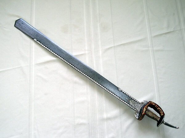 10 Pedang kuno paling 'sakti' di dunia, keris Indonesia salah satunya
