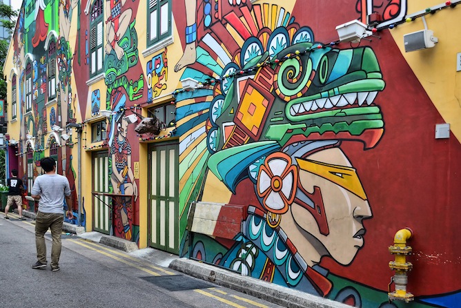 Instagramable, pose di 5 spot mural jalanan ini bisa bikin kamu hits