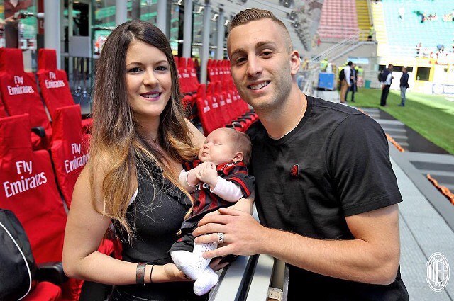 Potret memesona 10 istri pemain Barcelona, bikin dada berdesir