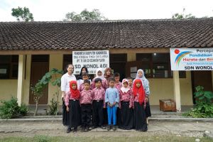 Semangat belajar di SD Wonolagi yang hanya punya 10 siswa