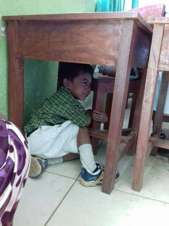 15 Foto ekspresi kocak anak sekolah saat diimunisasi, dijamin ngakak!