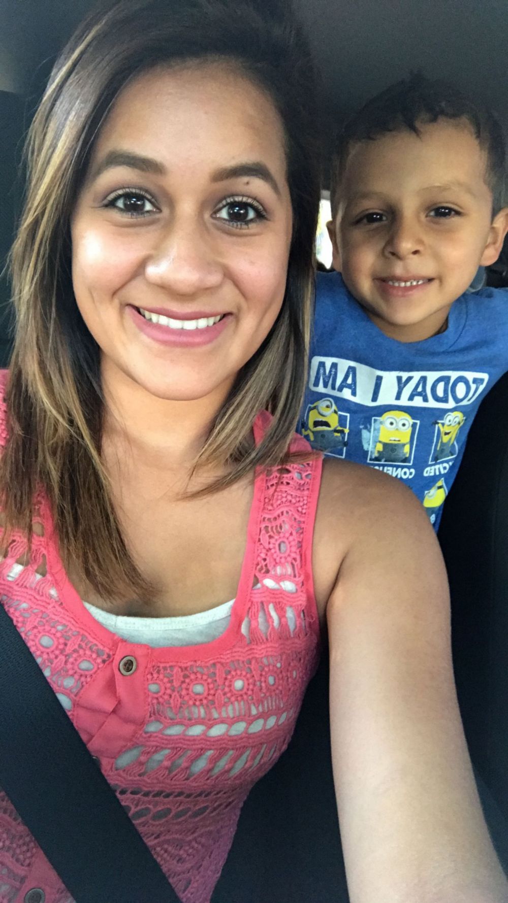 Bukannya gigi, bocah laki-laki ini malah menyikat matanya