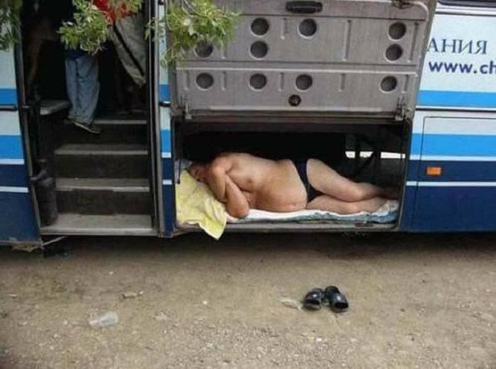 12 Foto kelakuan kocak orang yang bikin geleng-geleng kepala