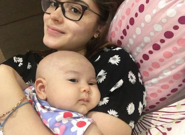 Jadi hot mama, Yasmine Wilblood pede tanpa makeup di 10 foto ini