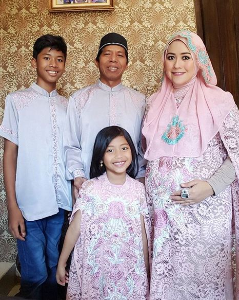 Dapat momongan lagi, ini 9 potret kebahagiaan keluarga Kiwil & Meggy