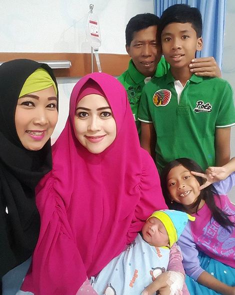 Dapat momongan lagi, ini 9 potret kebahagiaan keluarga Kiwil & Meggy