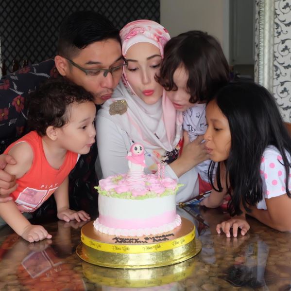 Kerap diterpa isu miring, ini 10 potret harmonis keluarga Pasha-Adelia