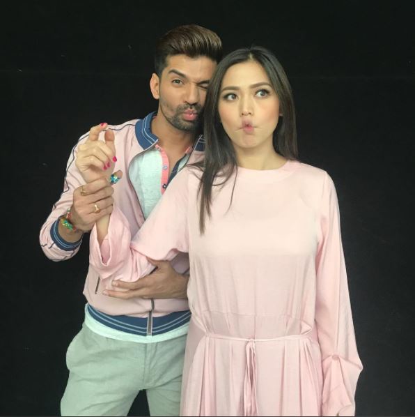 Mengaku berpacaran, ini 10 potret kemesraan Jedar dan Vishal Singh