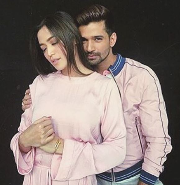 Mengaku berpacaran, ini 10 potret kemesraan Jedar dan Vishal Singh