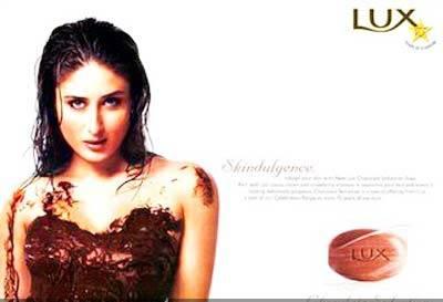 10 Foto lawas aktris Bollywood saat jadi bintang iklan sabun, epik!