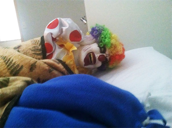 15 Cara usil buat ngerjain teman sekos, berani coba?