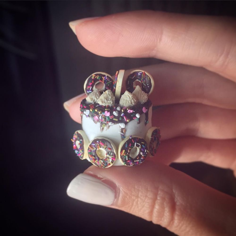 Ini 10 kue terkecil di dunia, bikin gemes lihatnya