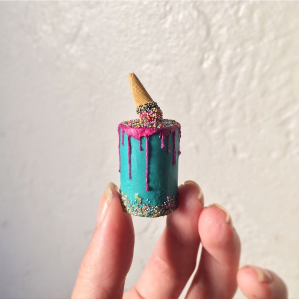 Ini 10 kue terkecil di dunia, bikin gemes lihatnya