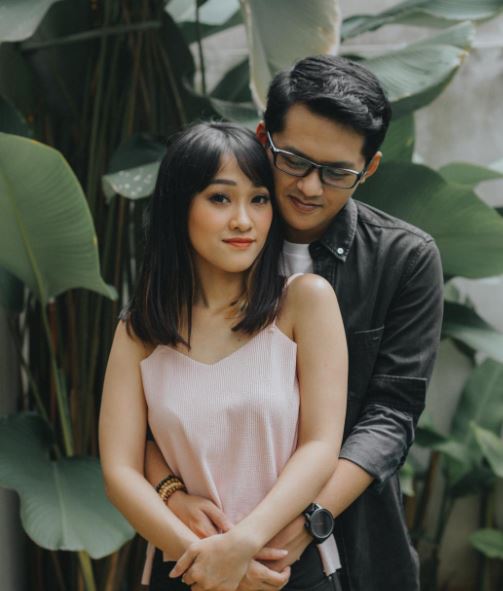 7 Pria ini pencuri hati mantan personel grup vokal cewek Indonesia