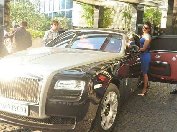 10 Seleb Bollywood ini punya mobil termahal, ada seharga Rp 24 miliar
