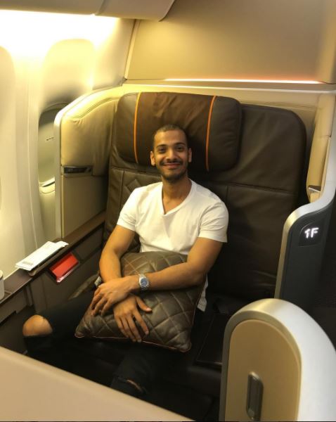 12 Foto gantengnya Faraj Achmad, disebut teman cowok spesial Rina Nose